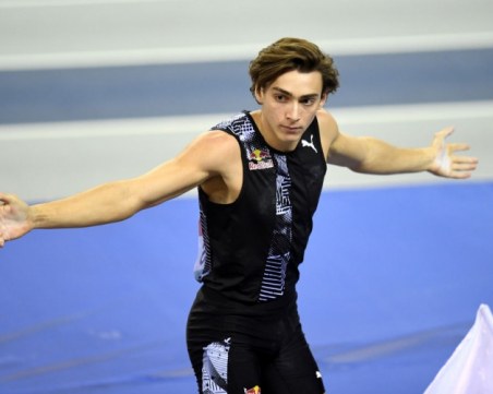 Невероятен Дуплантис с нов световен рекорд в овчарския скок