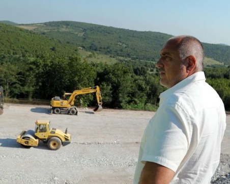 Борисов на инспекция: Щом не ни псуват - социологията е добра