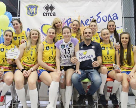 Eмоции, усмивки, автографи и снимки с Марица в пловдивски мол