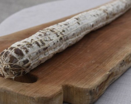 Приготвиха салам, по-голям от Статуята на свободата