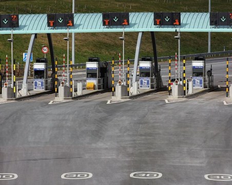 Камерите на тол системата вече  снимат – колко ще платим, ако сме без винетка?