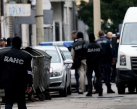 Спецакция в Чирпан! Иван Гешев и Ивайло Иванов са на място