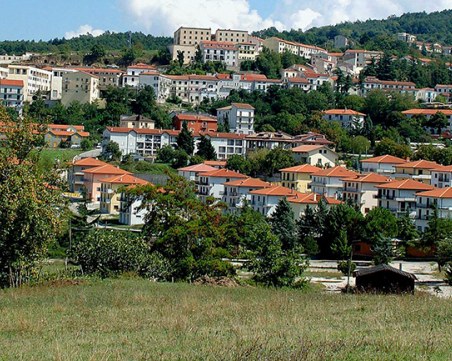 Град плаща наемите на новите си жители