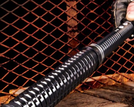 Мъж електрошокира свой познат и му отмъкна голяма сума пари