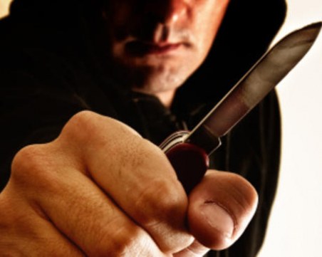 Пиян заплаши с нож пешеходци в Плевен