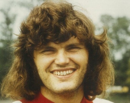 Почина легендарен футболист на Аякс