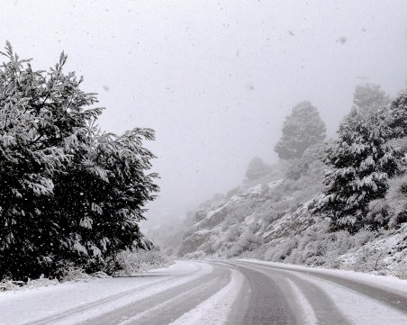 Снегът и зимата отново се завръщат у нас