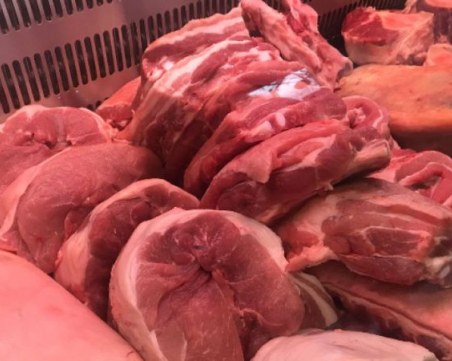 БАБХ унищожава над 130 тона месо с изтекъл срок на годност