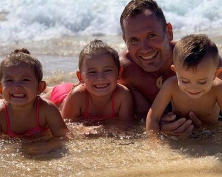 Бивш ръгбист подпали жена си и трите си деца