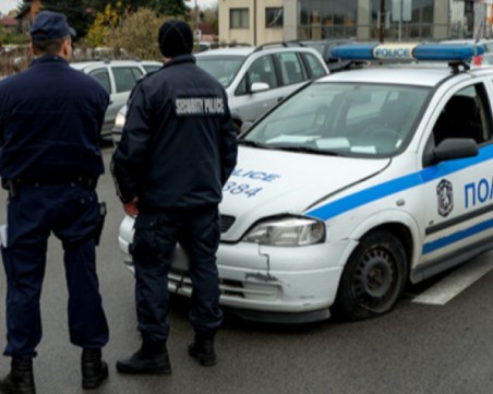 Полиция блокира Балчик! Издирва престъпници