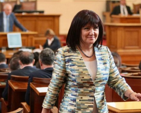 Караянчева за шествието на Радев: Оскверниха смъртта на Апостола