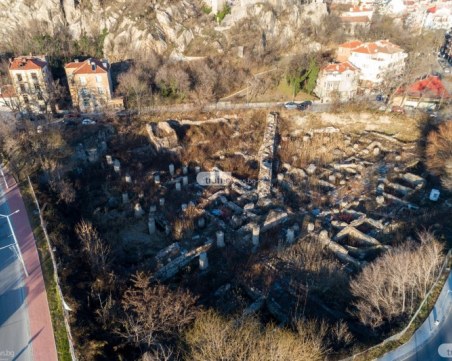 Пловдивски архитекти с писмо до Банов за терена на Понеделник пазара: Купувайте!