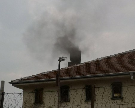 Какво излиза от комина на пловдивския затвор? От екоинспекцията провериха