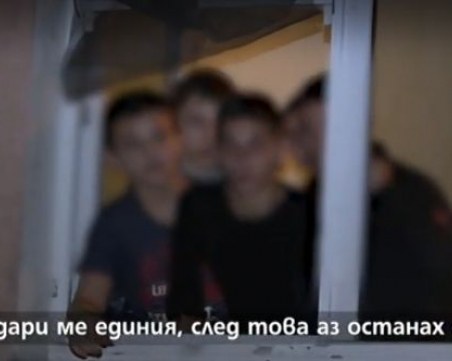 Кой и защо съблече дете в градския транспорт?