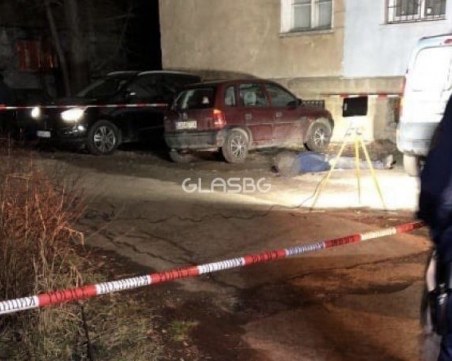 Транспортен бос е застрелян в София тази нощ