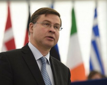 Вицепрезидентът на ЕК: Въвеждането на еврото ще подобри стандарта на живот в България