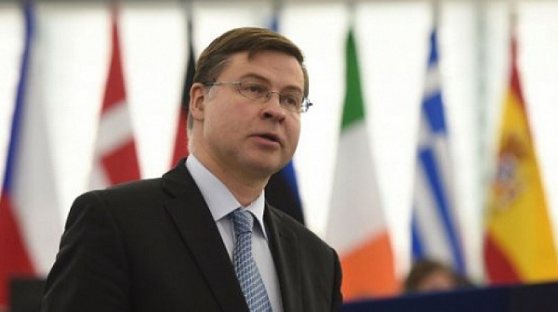 Вицепрезидентът на ЕК: Въвеждането на еврото ще подобри стандарта на живот в България