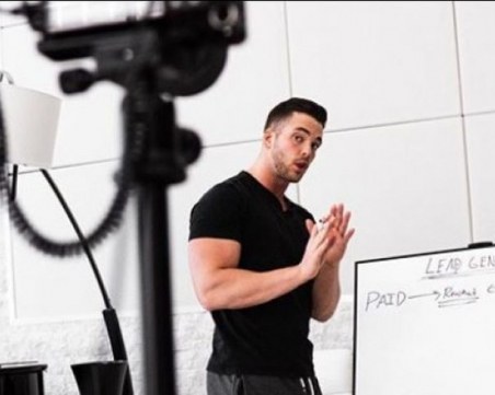 27-годишен милионер: Ето как да печелите 7-цифрени суми