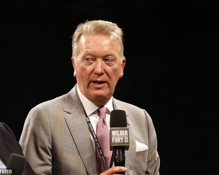 Мениджърът на Фюри съветва Джошуа да бяга от Кобрата