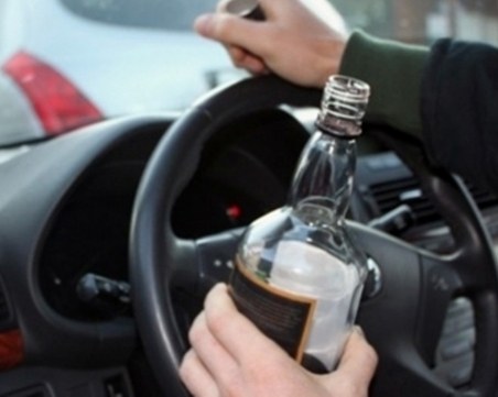 Своеволия на пътя! 23-годишен е спипан с наркотици, други двама седнаха пияни зад волана