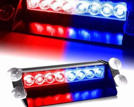 Шофьор от Пловдив монтира полицейска лампа в БМВ-то си, ето с колко го удариха