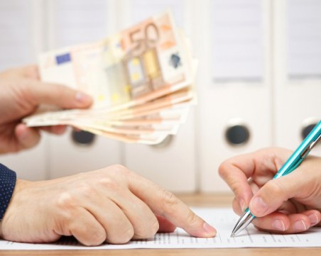 Над 50% от българите са теглили кредит НЕ от банка