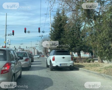 Нулева толерантност! Шофьор от Пловдив паркира в кръстовище