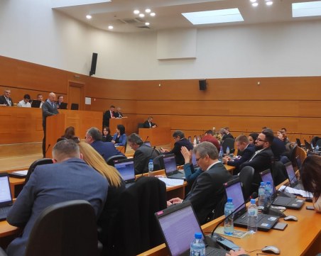 Опозицията се обедини с партньорите на ГЕРБ и промени устава на 