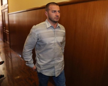 Освободиха шефа на 