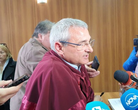 Шефката на Басейнова откарана на разпит в София, съдът отложи делото за отстраняване от длъжност