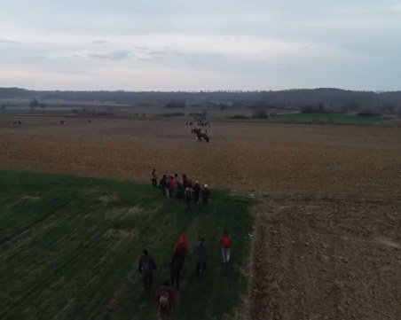 Турция: 300 мигранти са се насочили към границата с Гърция