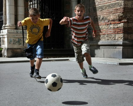 Защо подвижните игри са важни за детето?