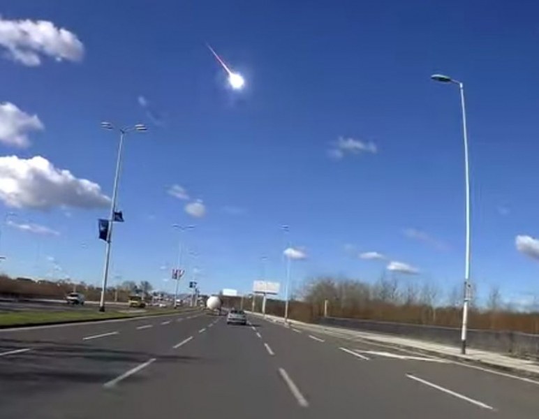 Mетеор експлодира над Централна Европа