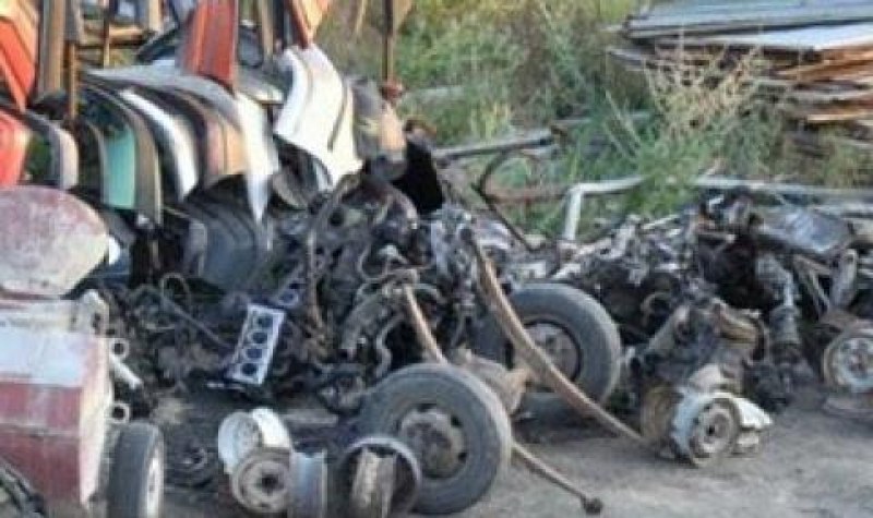 Незаконна автоморга и 340л алкохол без бандерол откри полицията в пазарджишко село