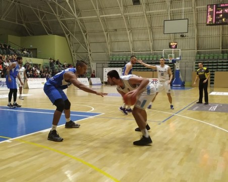 Академик Бултекс 99 без двама днес, ще има атракция за зрителите