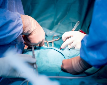 Лекари от Пазарджик спасиха французойка, отказала два пъти операция