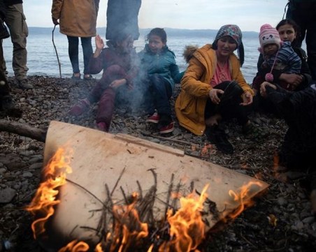 Над 76 000 мигранти вече са преминали в ЕС от Турция