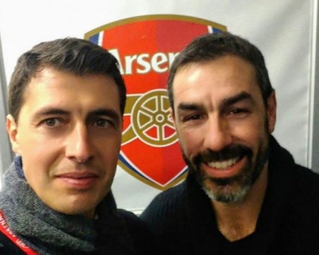 Световни звезди се закичиха с мартеници