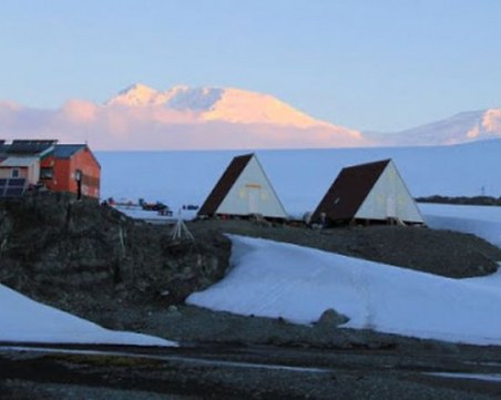 Започна строежът на българската лаборатория на Ледения континент