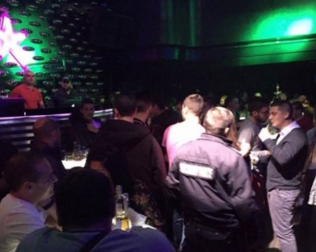 Акция в дискотеките в Пазарджик! Спипаха 16 непълнолетни без придружител