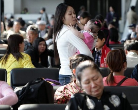 Мъж взе 30 заложници в търговски център във Филипините