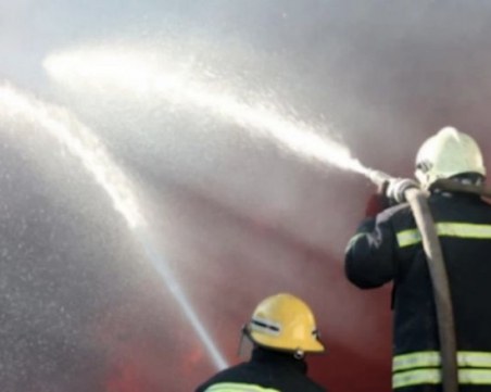 Голям пожар гори в Горна Оряховица