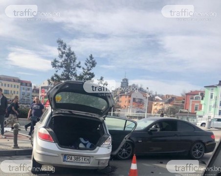 Катастрофа в центъра на Пловдив! На място има линейка