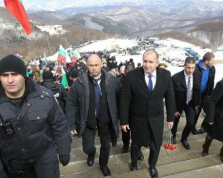 Румен Радев на Шипка: Отмяната на честванията е манипулация