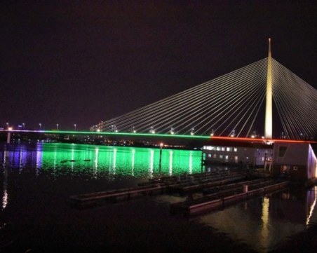 Българското знаме грейна на емблематични места в Сърбия