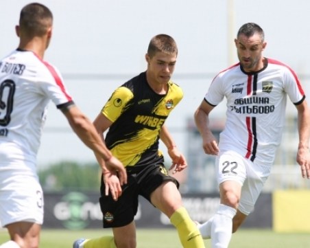 Големи мъки, но Ботев е на полуфинал за Купата