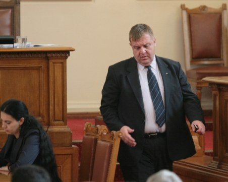 Каракачанов: По мое време са продавани най-малко имоти