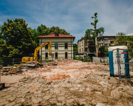 Собствениците на съборената къща на Куцоглу искат да строят нова сграда,  общината- да възстановят старата