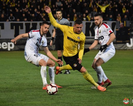 Ботев с последно предупреждение за лишаване от домакинство