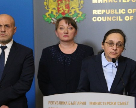 Министри отхвърлиха исканията на барикадиралите се медицински сестри